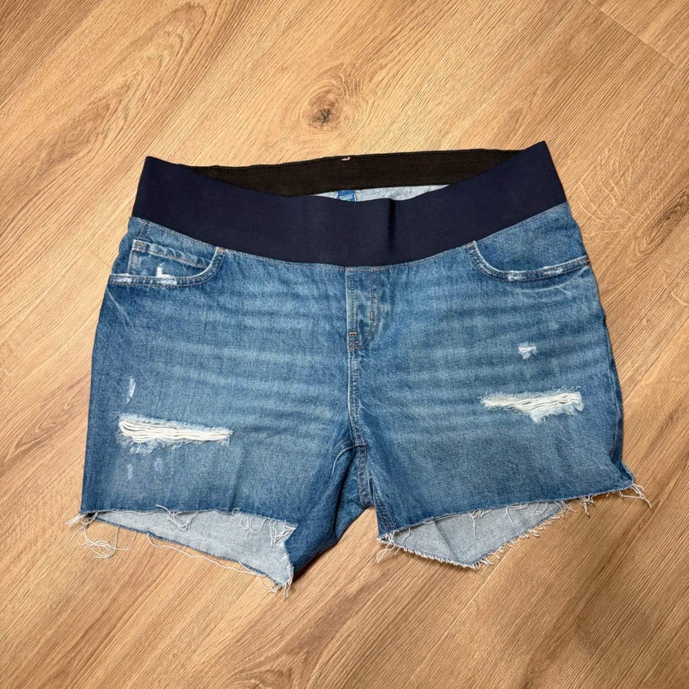 Old Navy Maternity Slouchy Straight Front Low Panel Distressed Denim Shorts 14